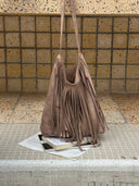 (클레이) 라지 스웨이드 프린지 비즈 버킷백 - 테네라 보헤미안 컬렉션